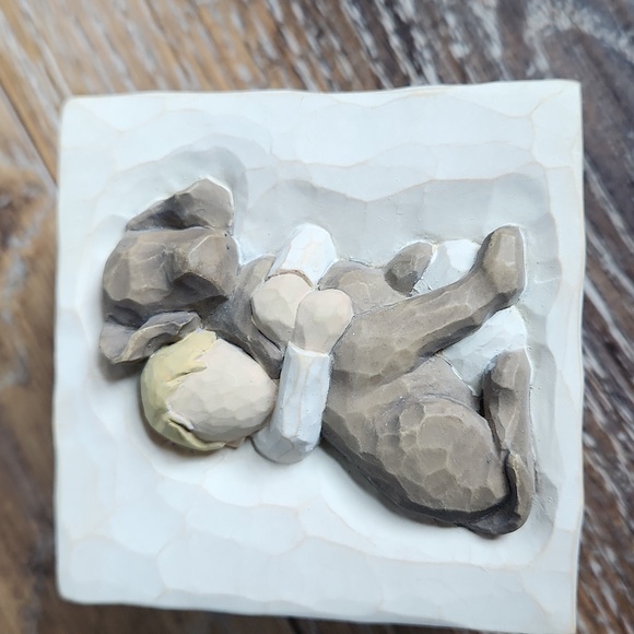 Willow Tree Box Brown Dog Blonde Boy Hug - Picture 5 of 11